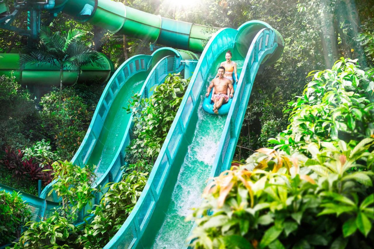 Resorts World Sentosa - Hard Rock Hotel Singapur Exterior foto The Jungle Falls