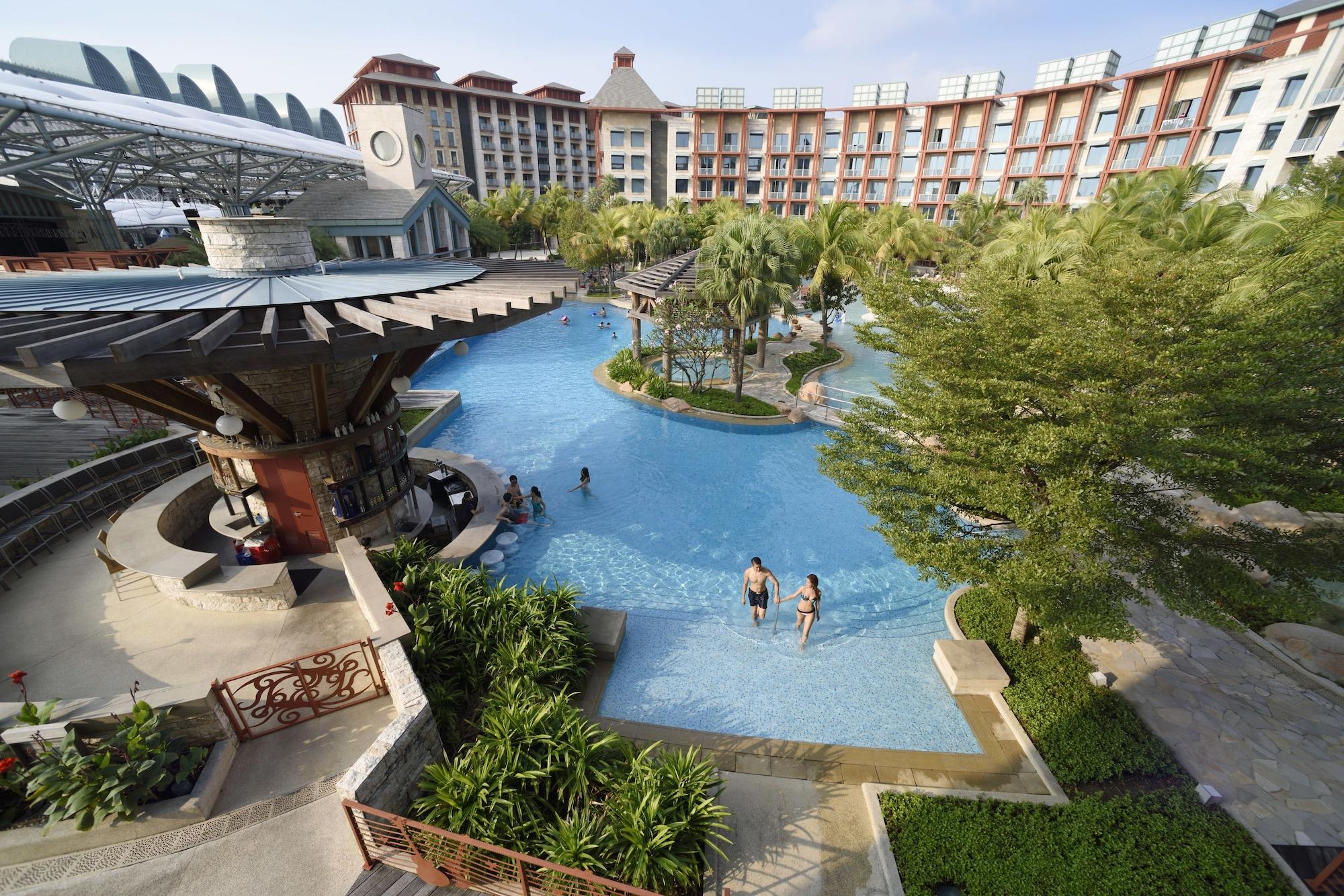Resorts World Sentosa - Hard Rock Hotel Singapur Exterior foto The pool at the resort