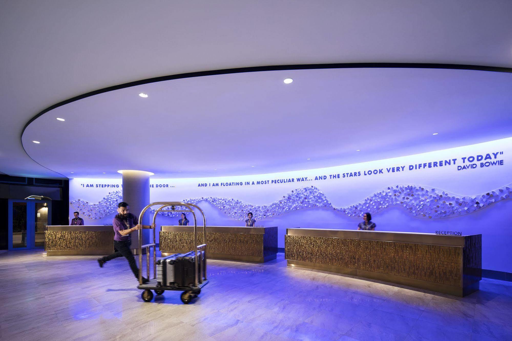 Resorts World Sentosa - Hard Rock Hotel Singapur Exterior foto The lobby of the hotel