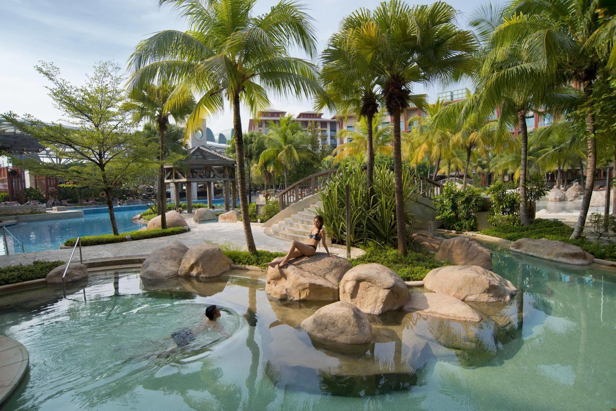 Resorts World Sentosa - Hard Rock Hotel Singapur Exterior foto The Rock Pool